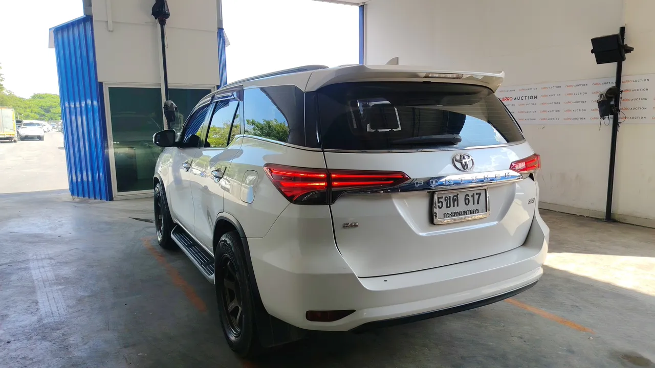 2015 Toyota Fortuner – Exterior
