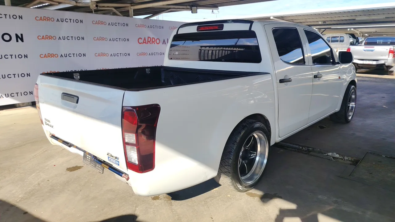 2016 Isuzu D-Max – Back