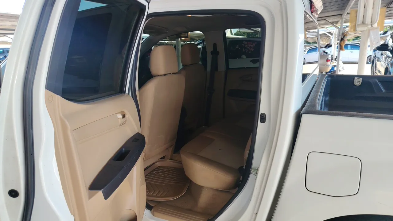 2016 Isuzu D-Max – Back