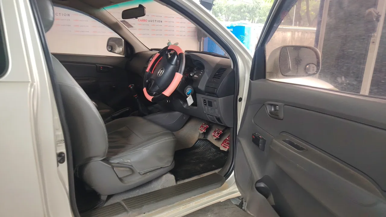 2013 Toyota Hilux Vigo – Exterior