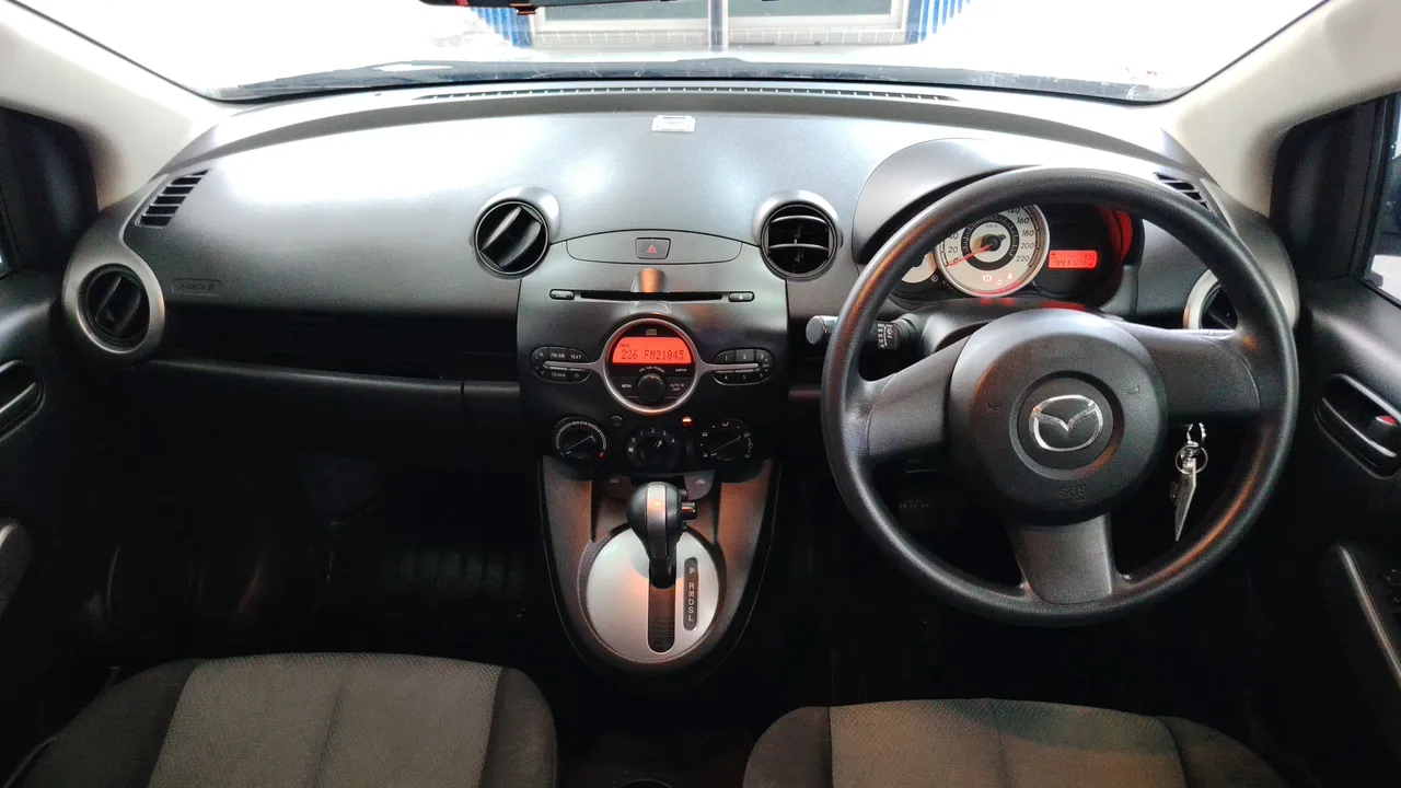 2011 Mazda Mazda2 – Exterior