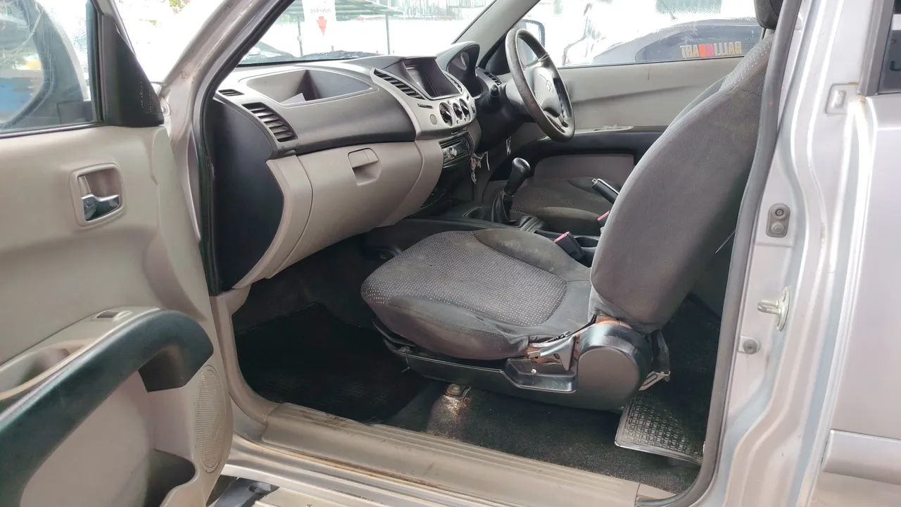 2011 Mitsubishi Triton – Front