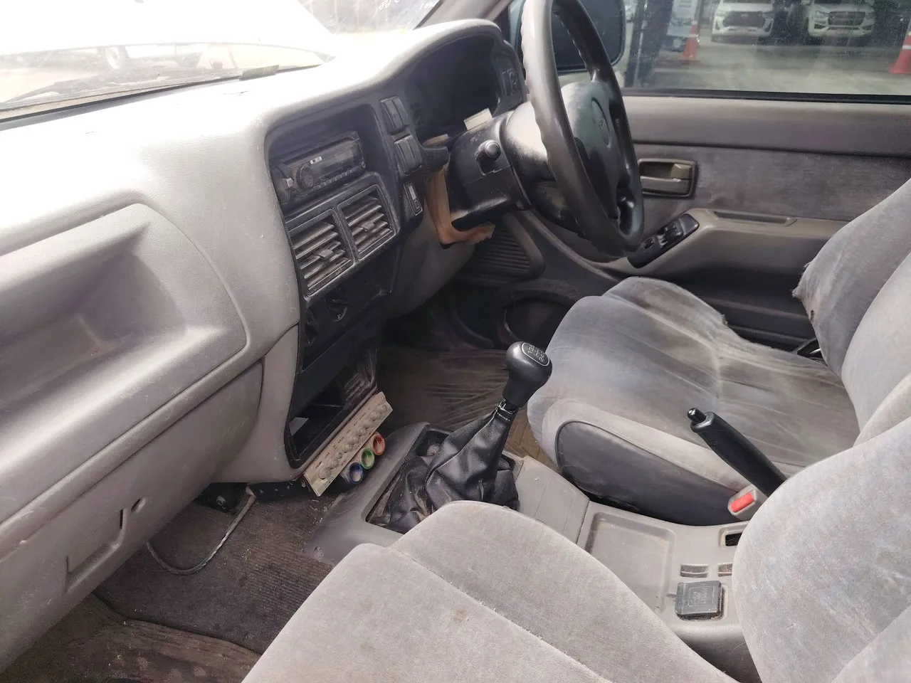 2001 Isuzu Dragon – Exterior