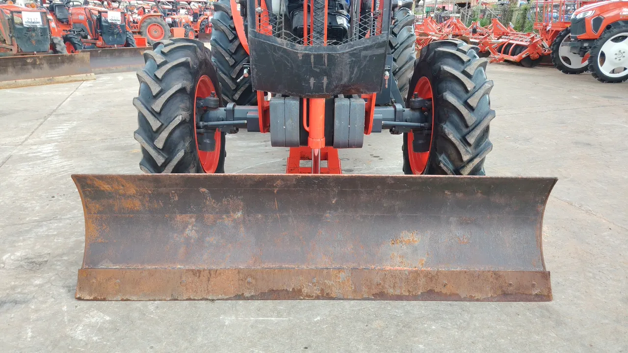 2023 Kubota M9808 – Exterior