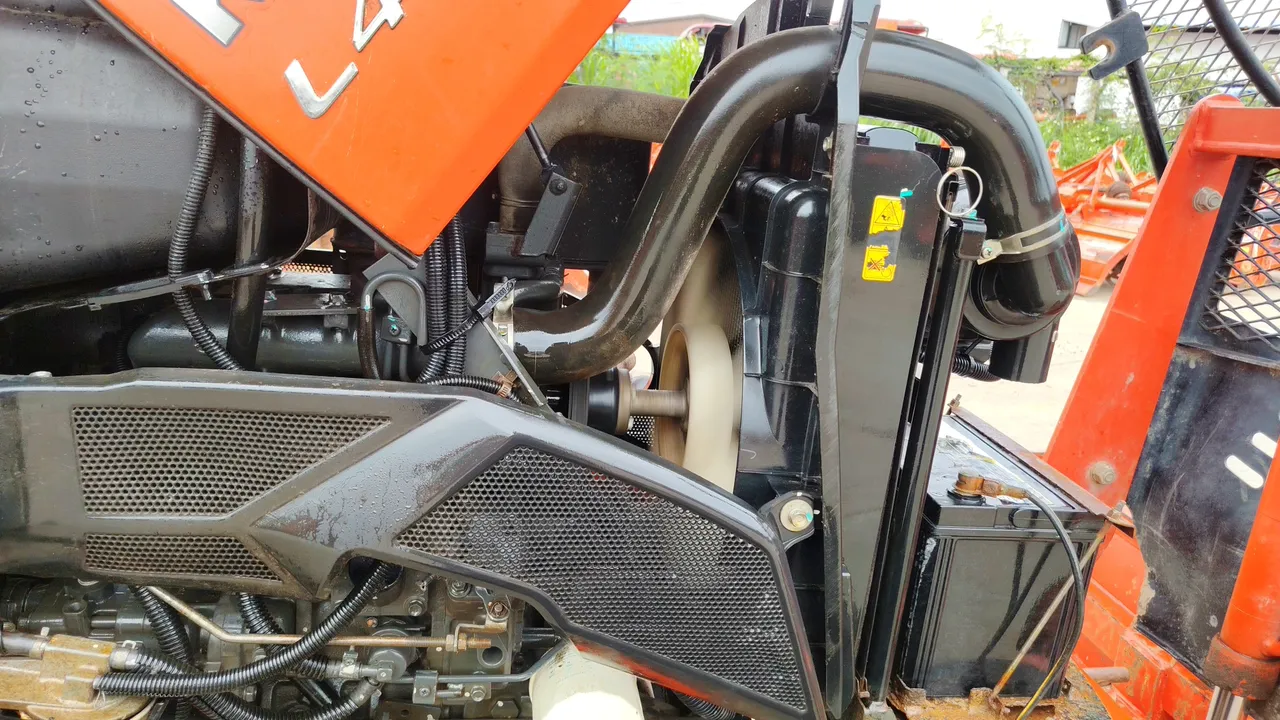 2020 Kubota L4018DT – Exterior