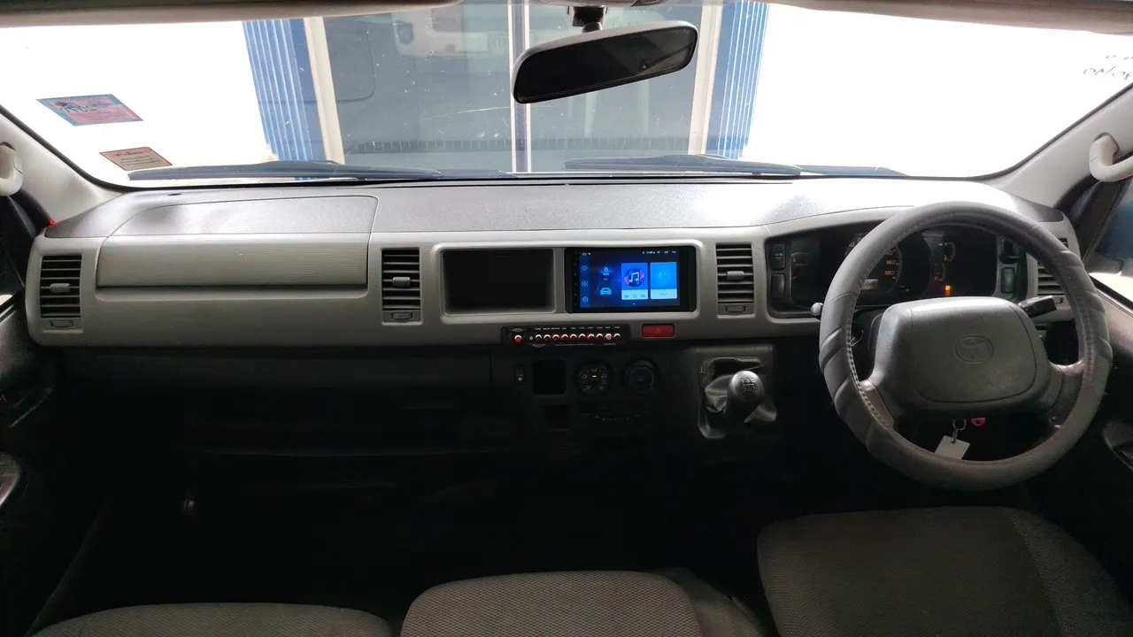 2012 Toyota Commuter – Exterior