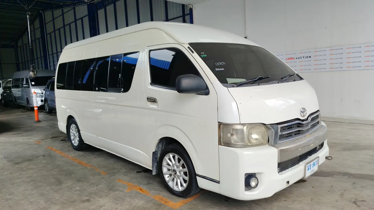 2012 Toyota Commuter – Exterior