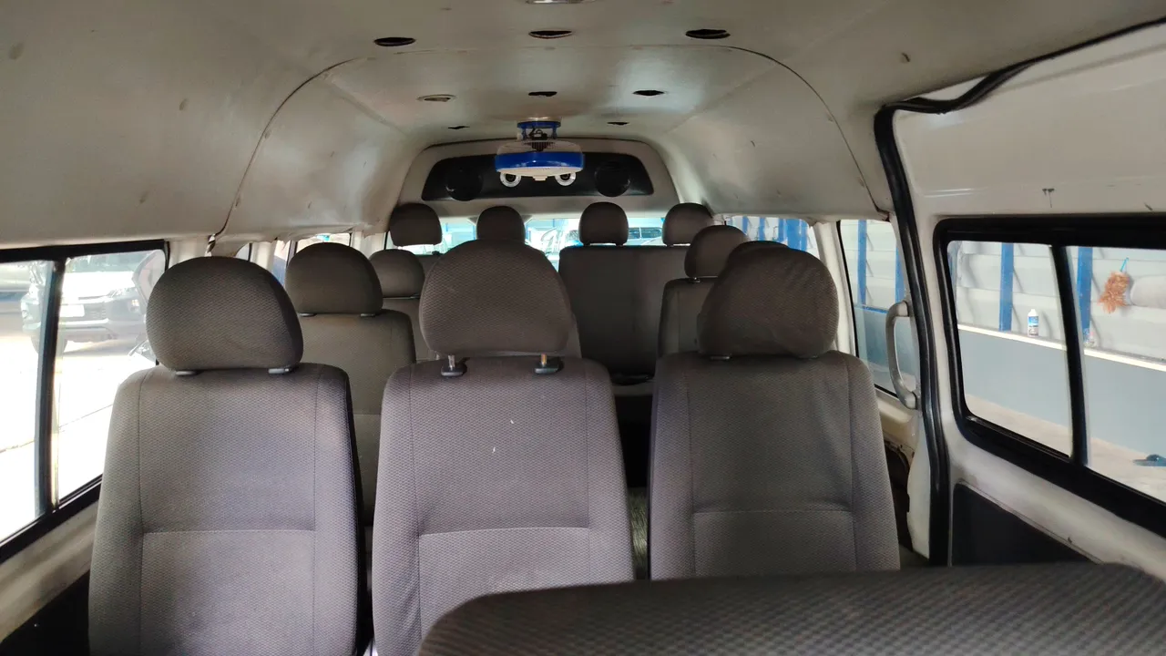 2012 Toyota Commuter – Exterior