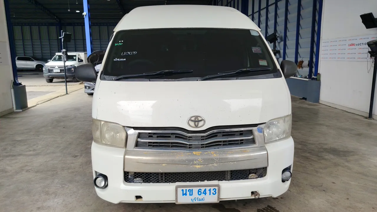 2012 Toyota Commuter – Exterior