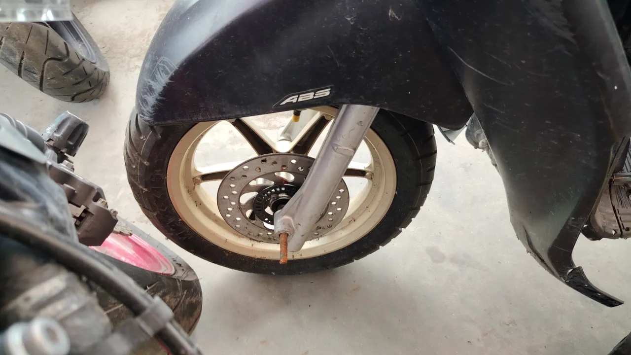 2025 Yamaha Grand Filano – Wheel