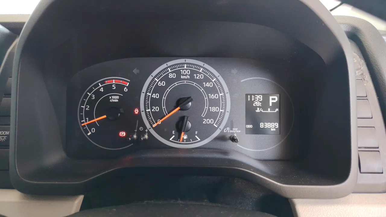 2021 Toyota Commuter – Exterior