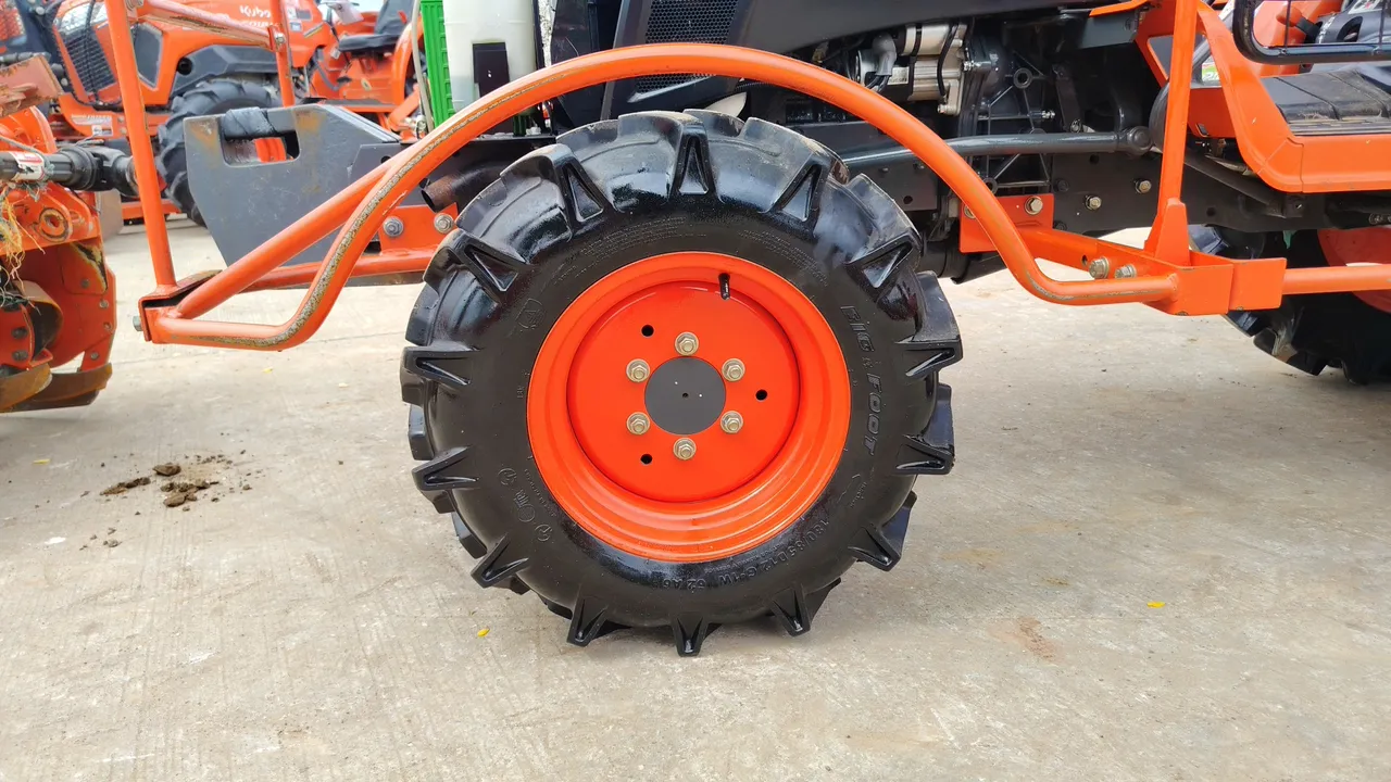 2025 Kubota B2740S-B – Exterior