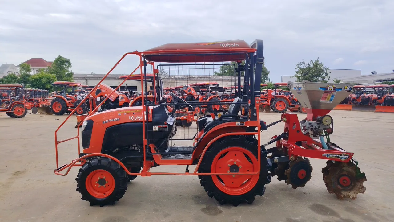 2024 Kubota B2740S-B – Exterior