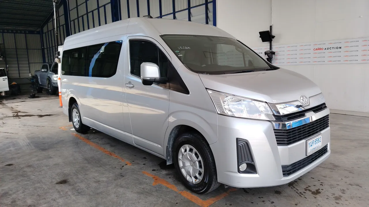 2021 Toyota Commuter – Exterior