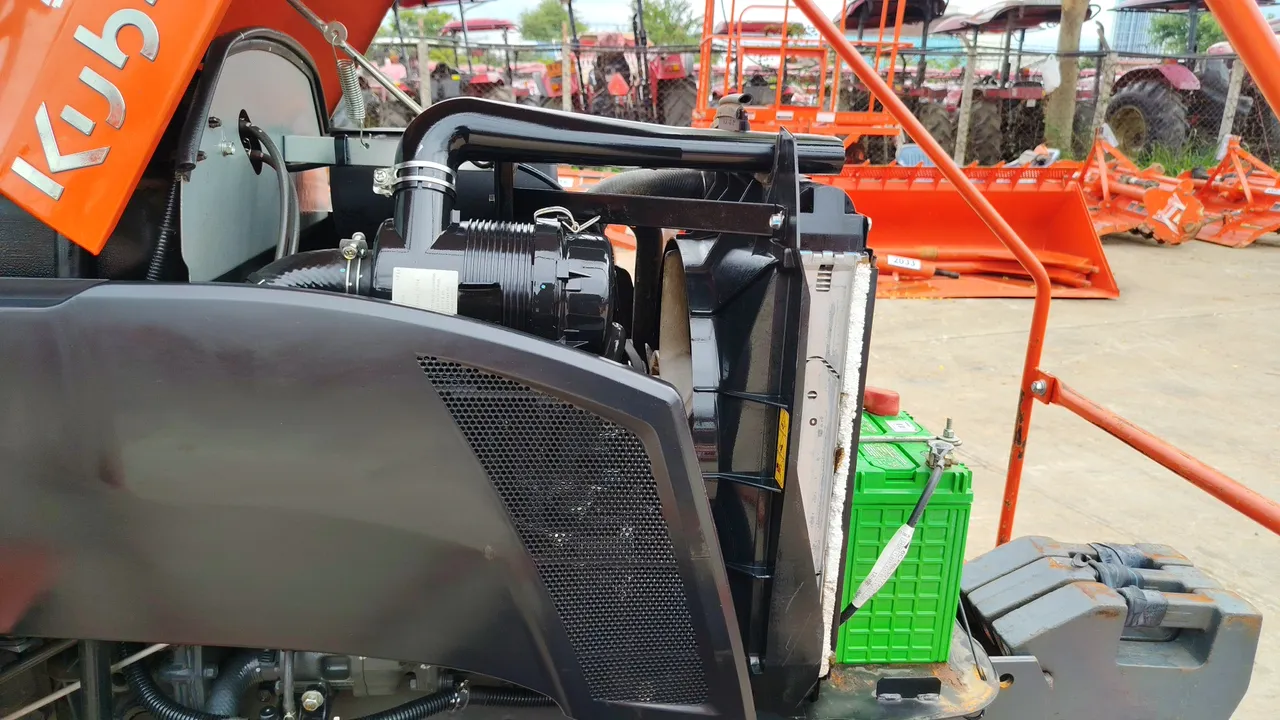 2025 Kubota B2740S-B – Exterior