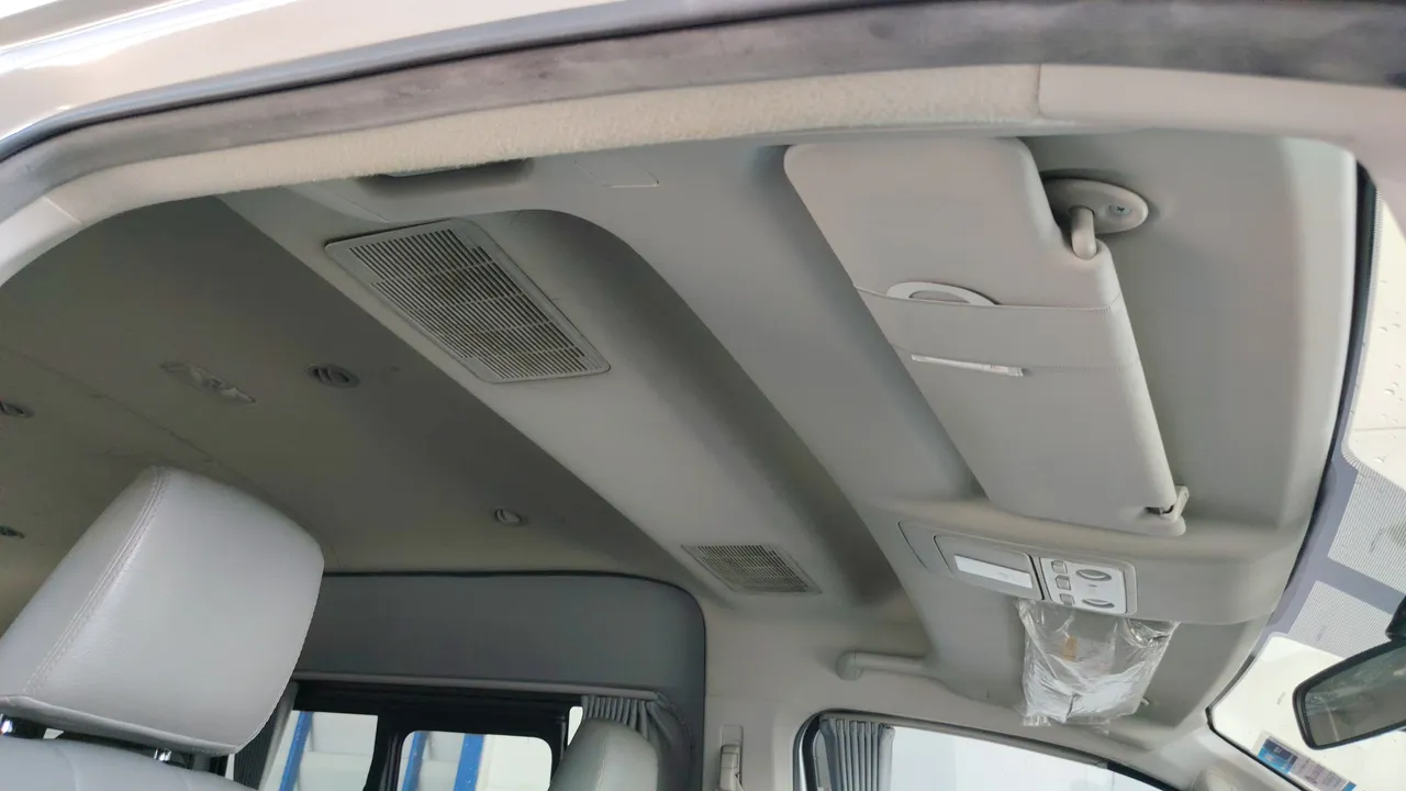 2021 Toyota Commuter – Exterior