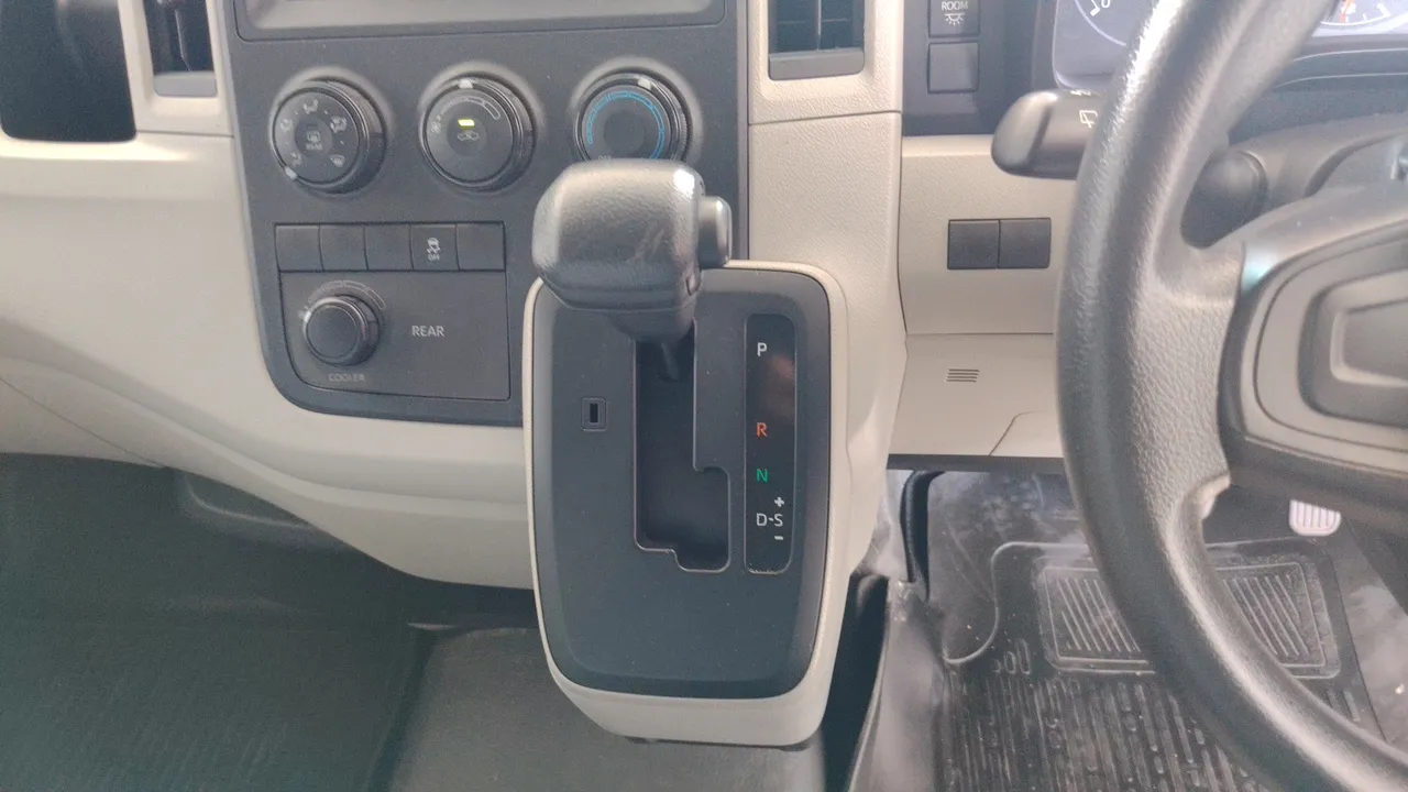 2021 Toyota Commuter – Exterior