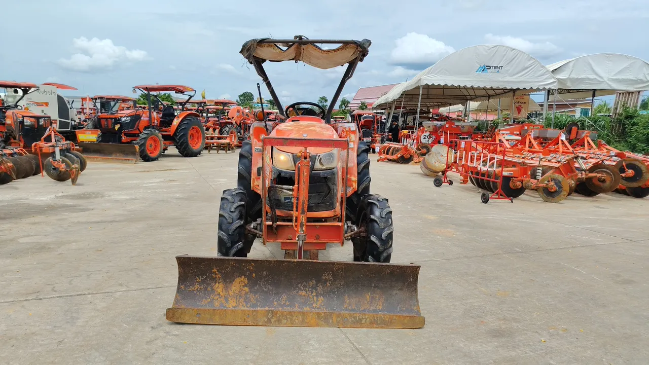 2010 Kubota L3608 – Front