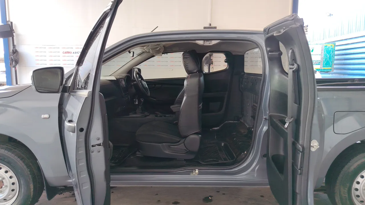 2023 Isuzu D-Max – Back