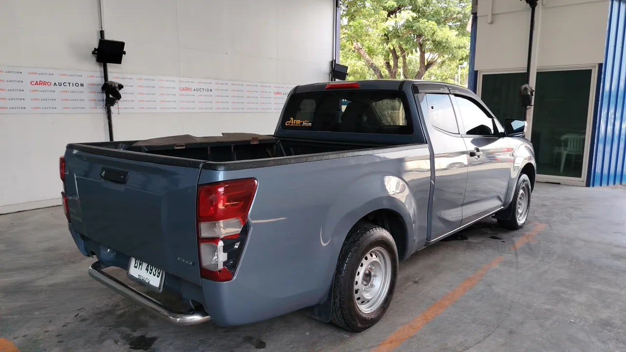 2023 Isuzu D-Max – Back