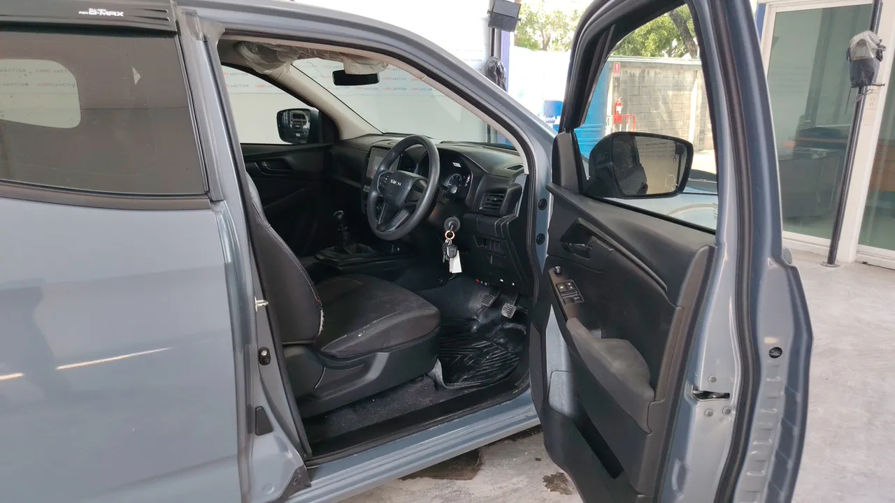 2023 Isuzu D-Max – Front