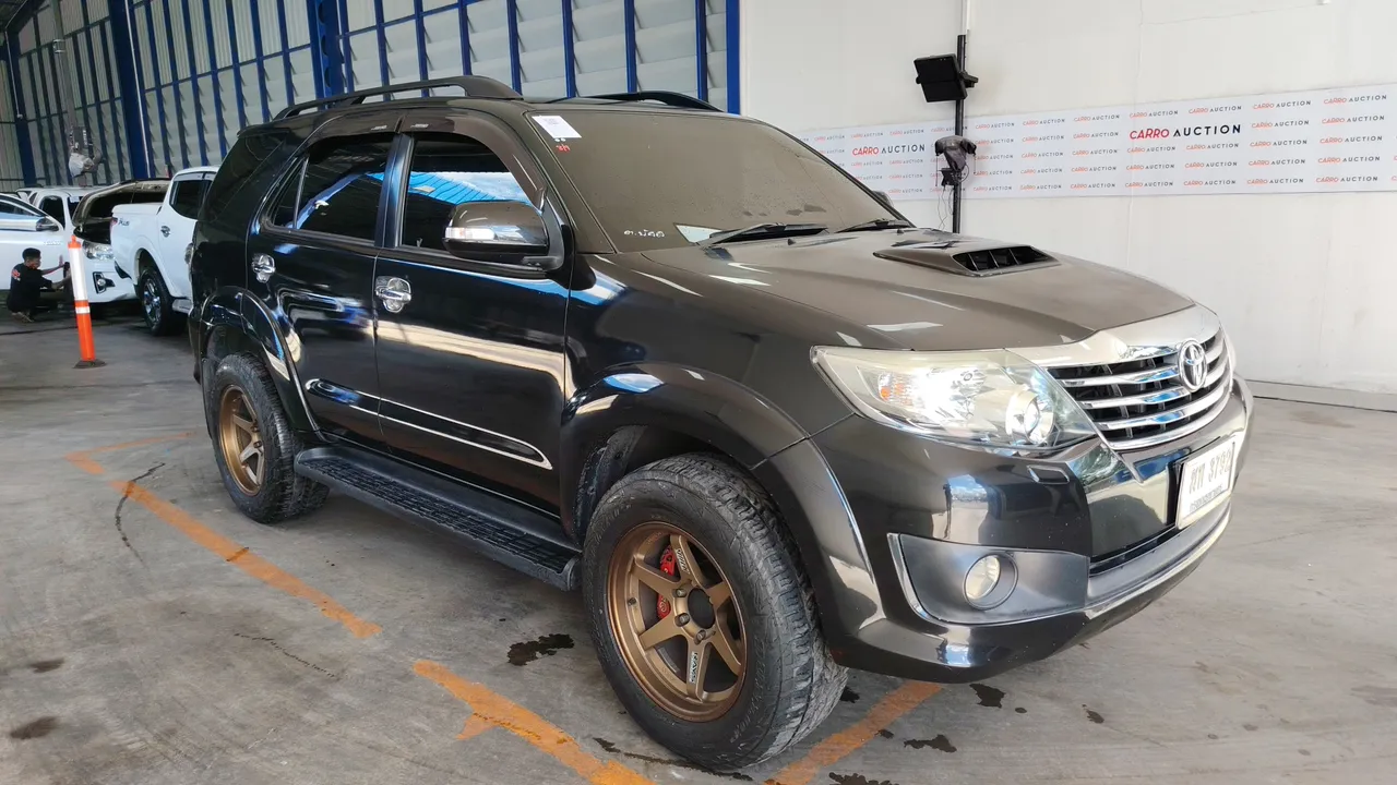 2012 Toyota Fortuner – Exterior