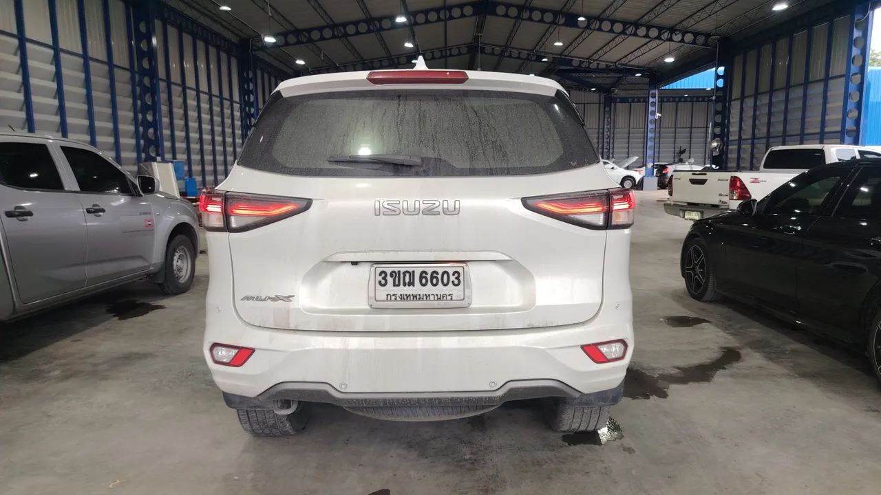 2022 Isuzu MU-X – Exterior
