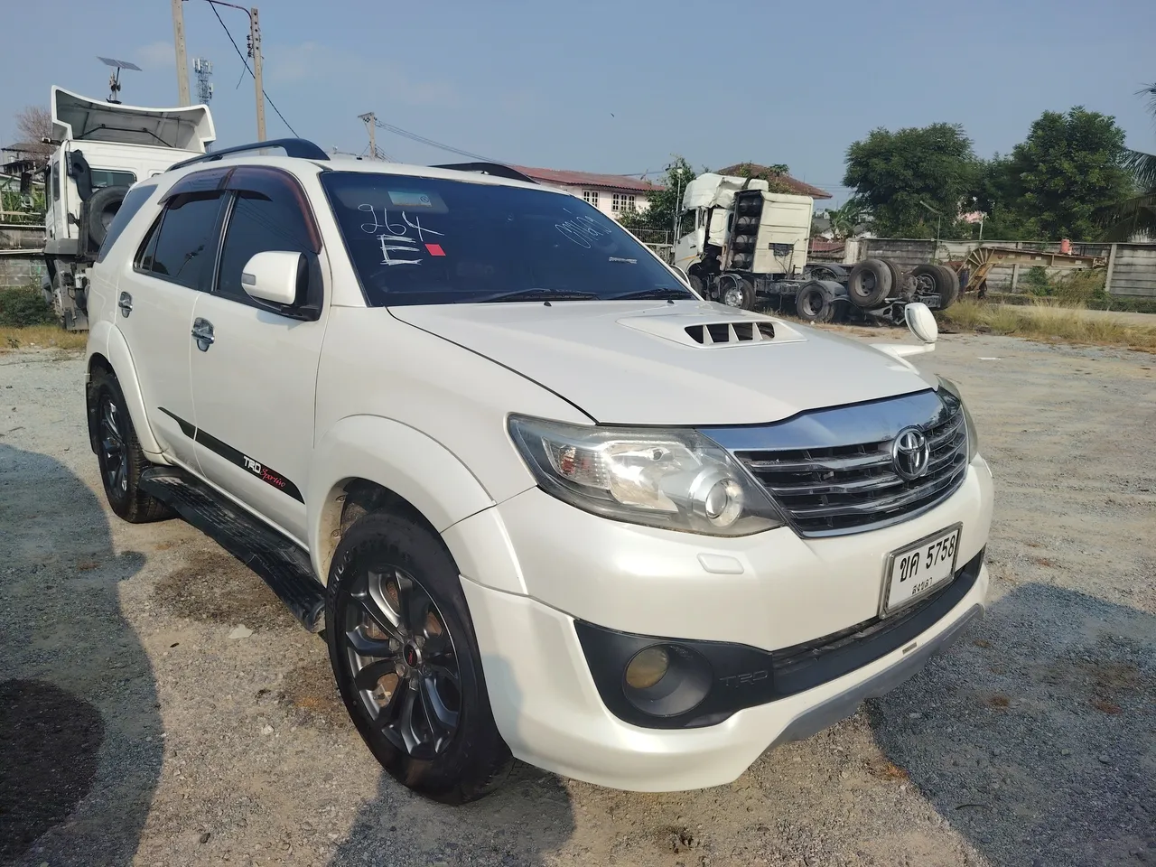 2012 Toyota Fortuner – Exterior