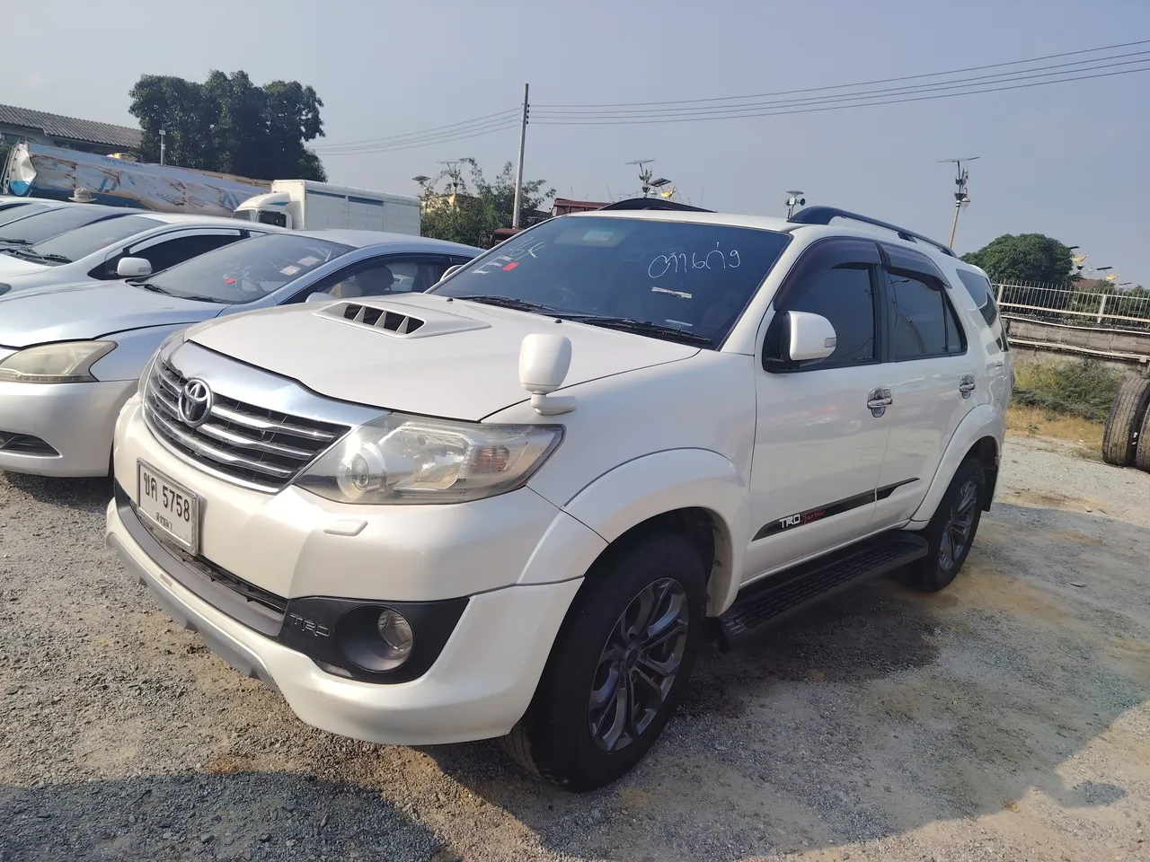 2012 Toyota Fortuner – Exterior