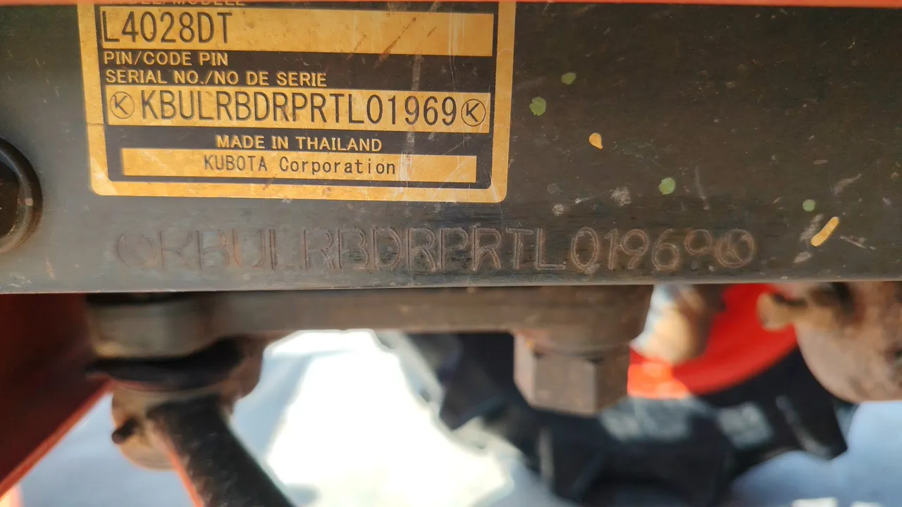 2016 Kubota L4028 – Exterior