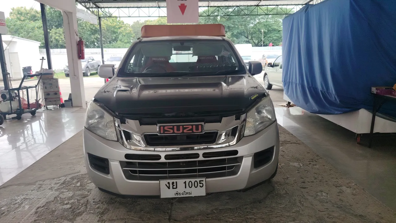 2015 Isuzu D-Max – Exterior
