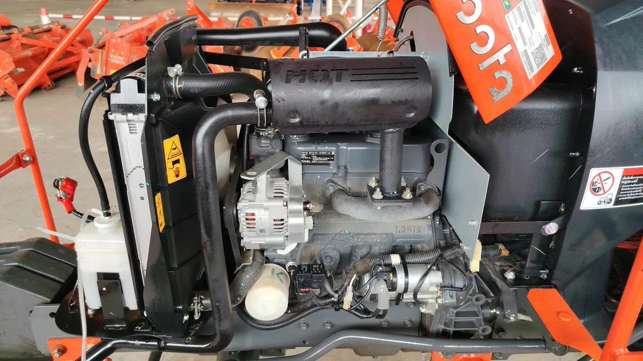 2024 Kubota B2740S-B – Engine