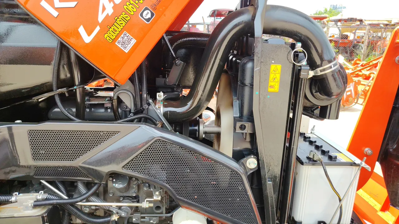 2024 Kubota L4018SP – Exterior