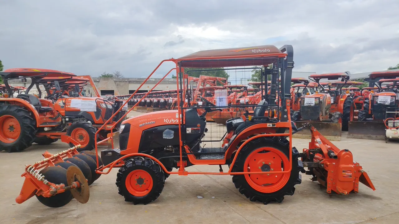 2025 Kubota B2740S-B – Exterior