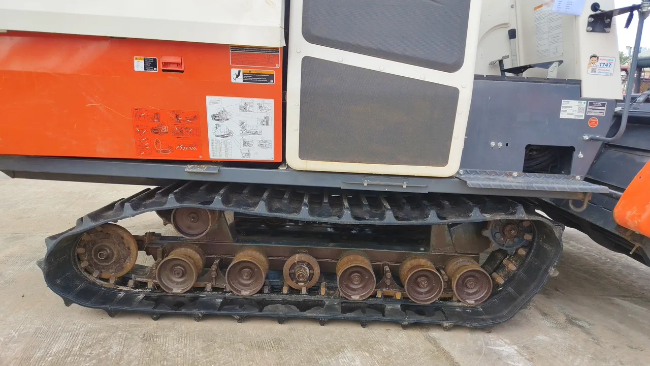 2022 Kubota DC-70G Pro – Exterior