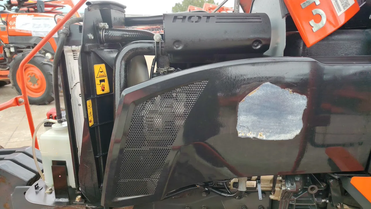 2025 Kubota B2740S-B – Exterior