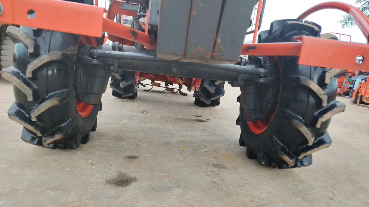 2025 Kubota B2740S-B – Exterior