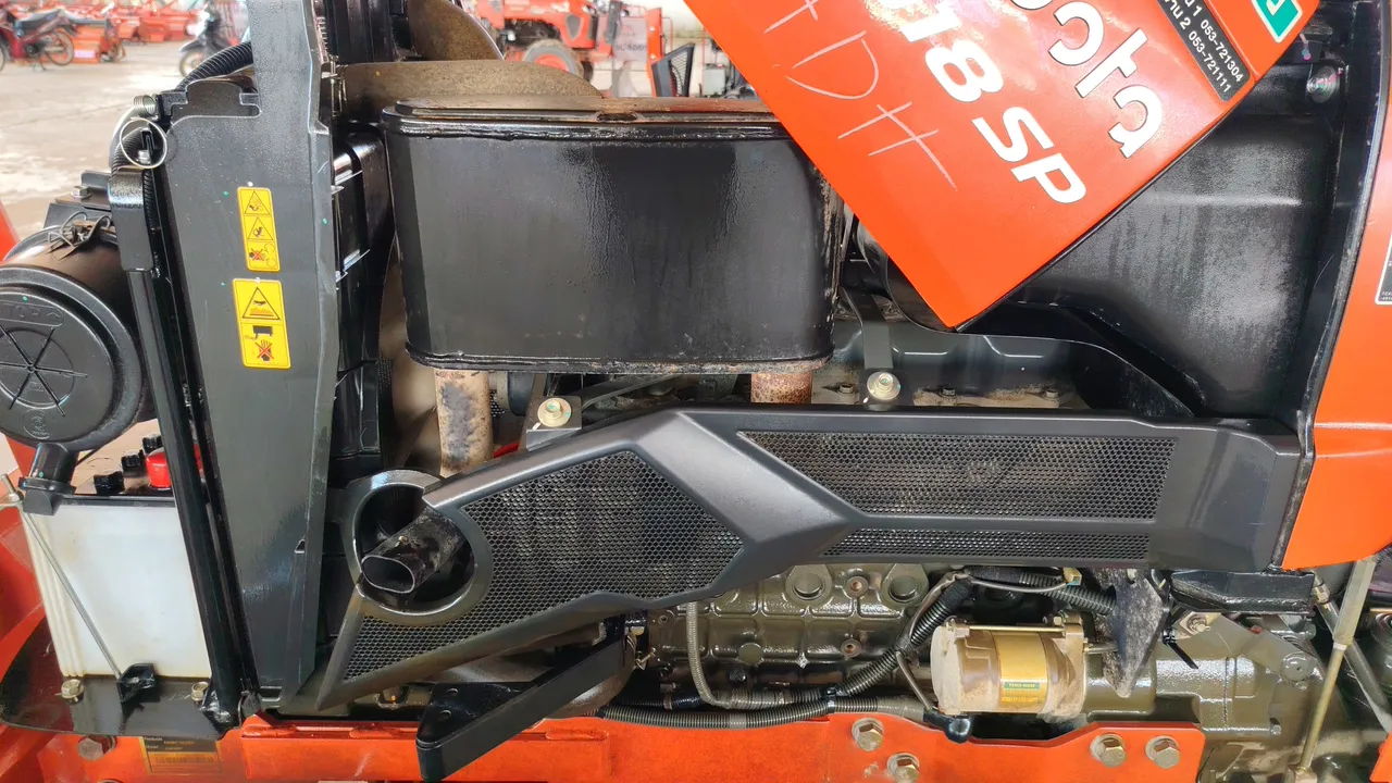 Kubota L5018SP – Exterior