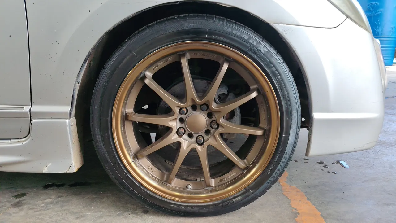 2011 Honda Civic – Exterior