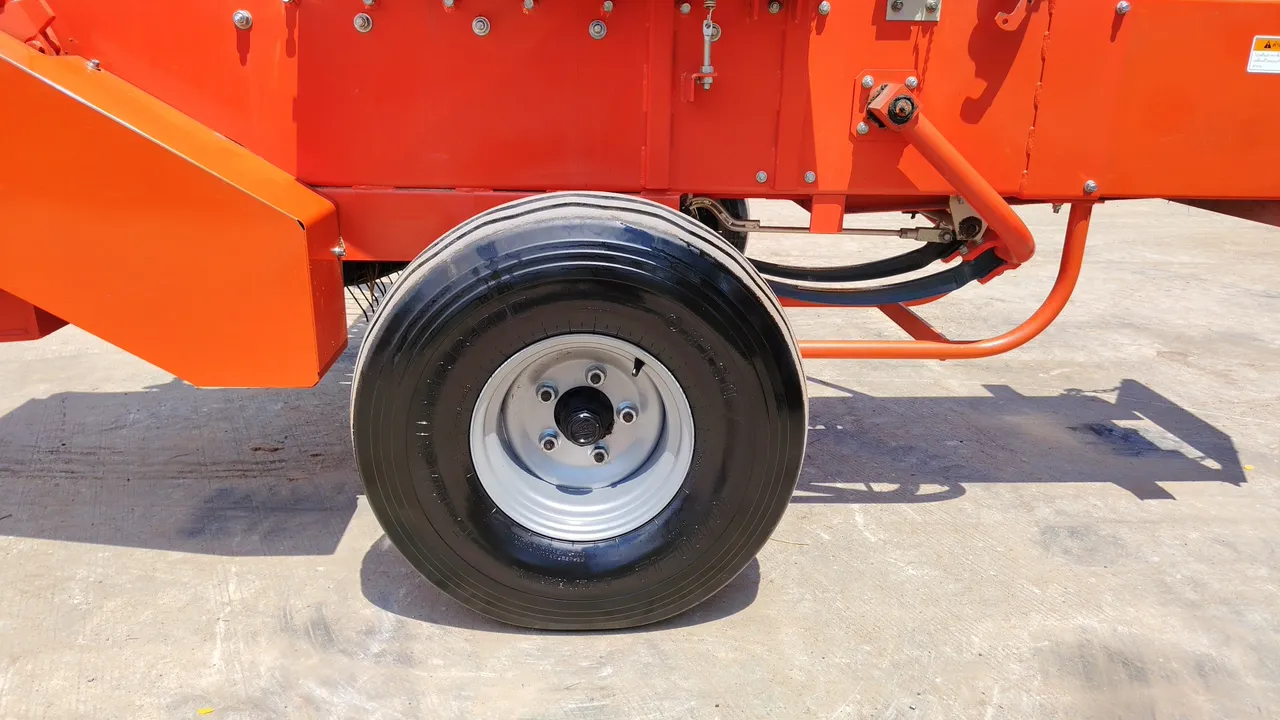 Kubota HB135 – Exterior