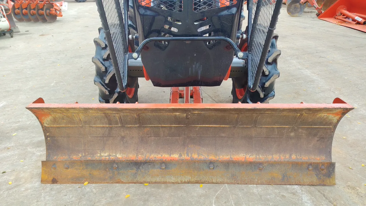 2025 Kubota L5018SP – Exterior