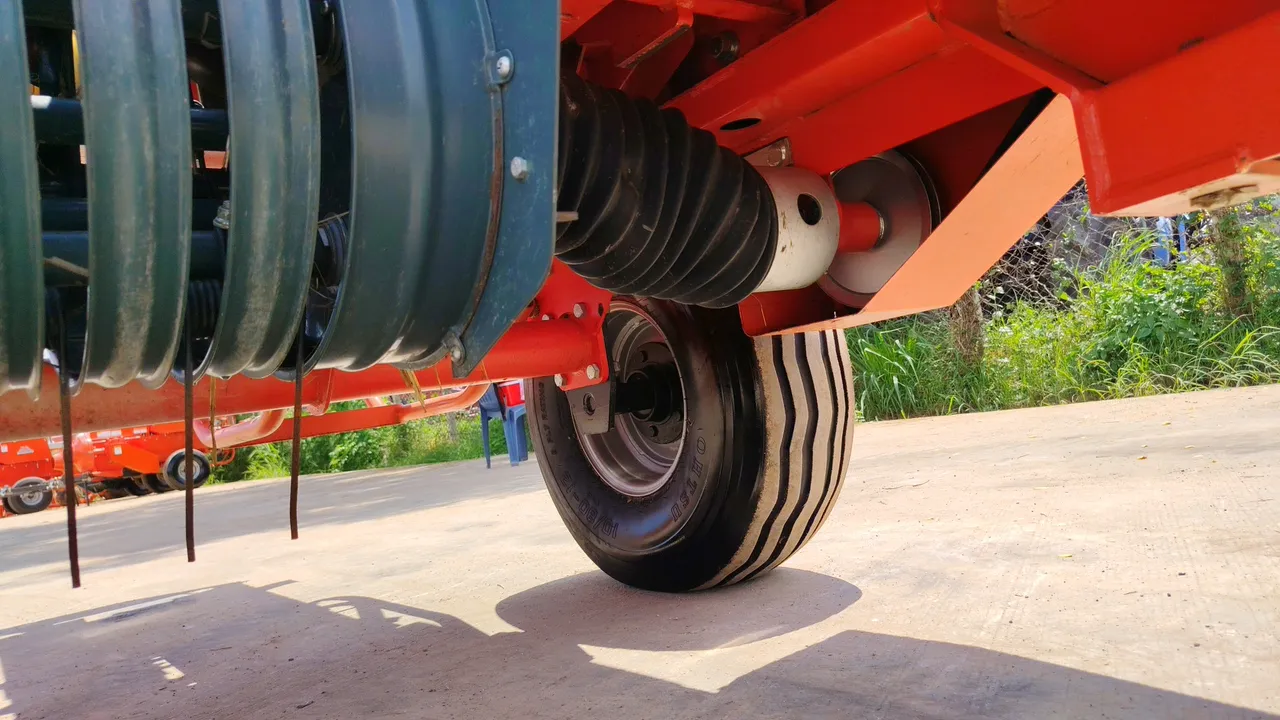 Kubota HB135 – Exterior