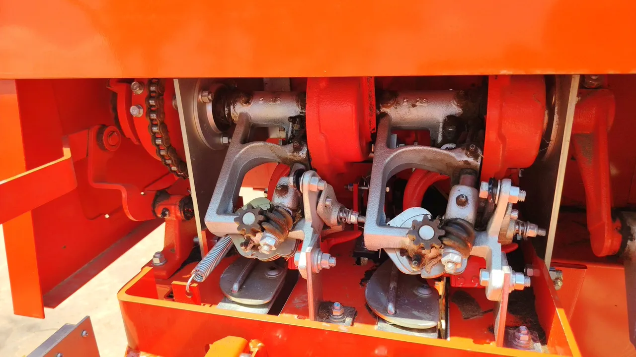 Kubota HB135 – Exterior