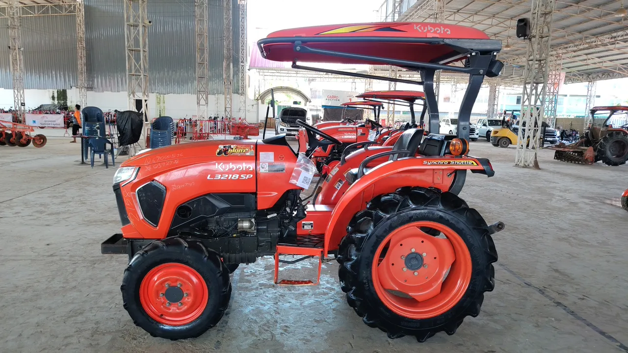 2022 Kubota L3218SP – Exterior