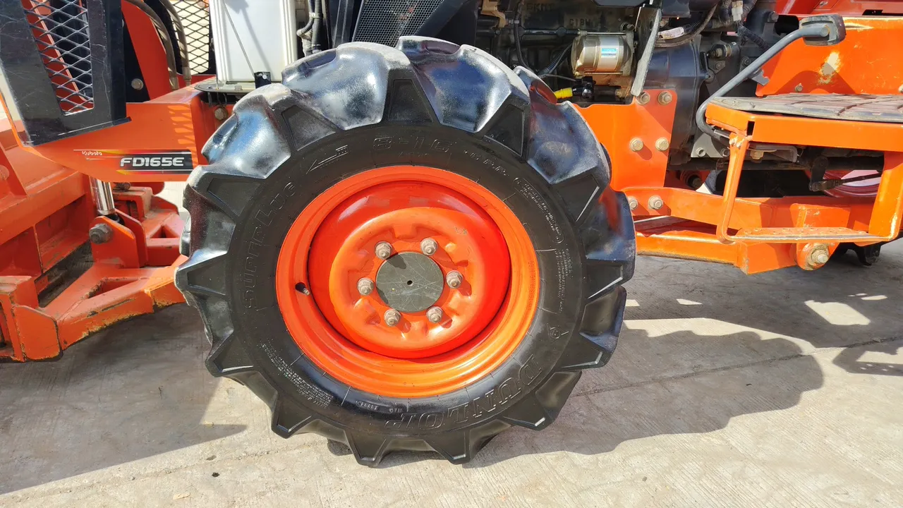 2025 Kubota L4028 – Exterior