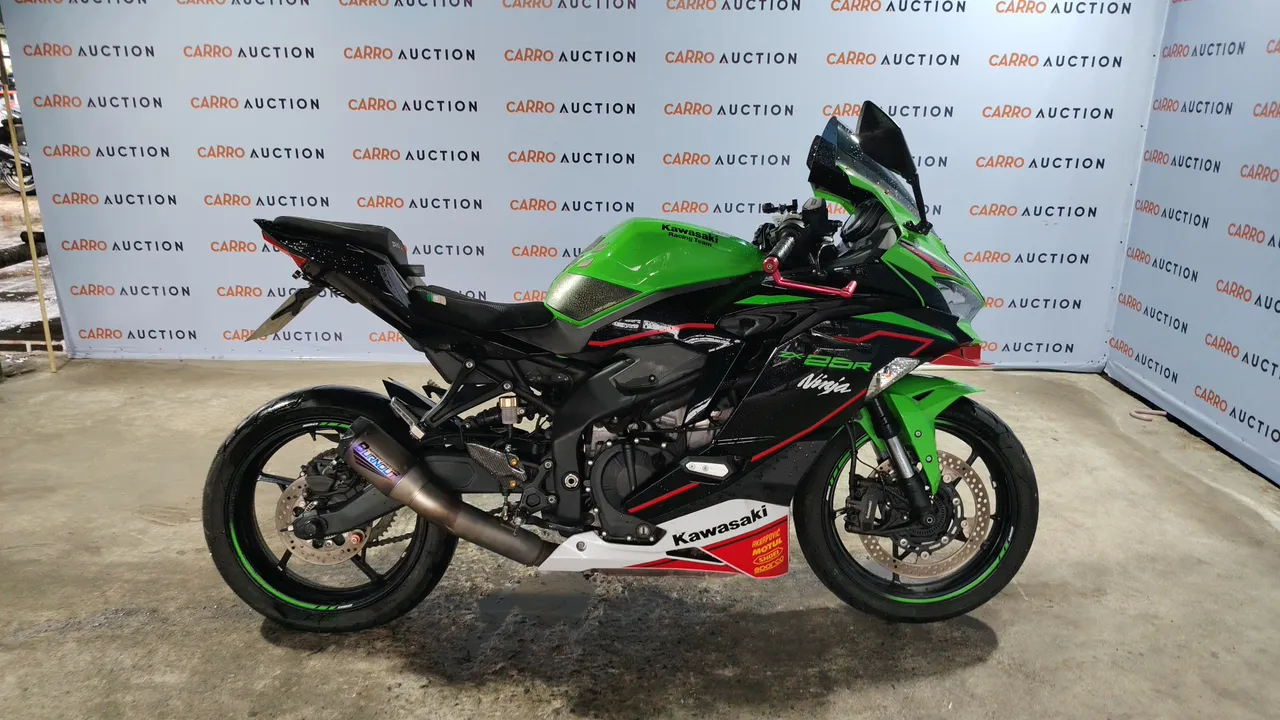 2021 Kawasaki Ninja ZX-25R – Exterior
