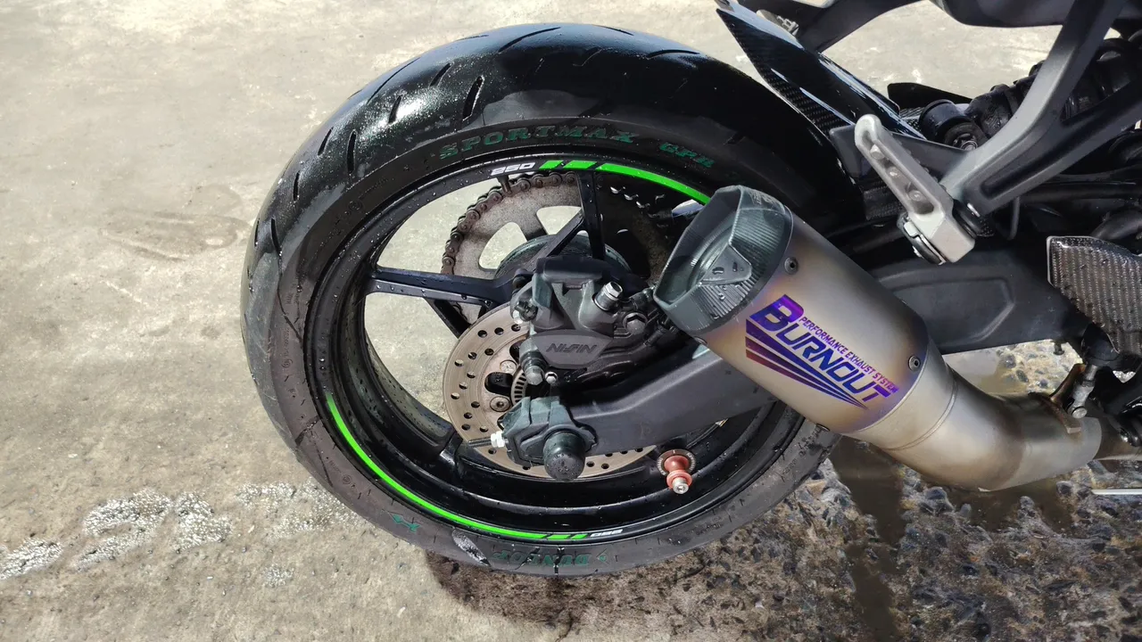 2021 Kawasaki Ninja ZX-25R – Exterior