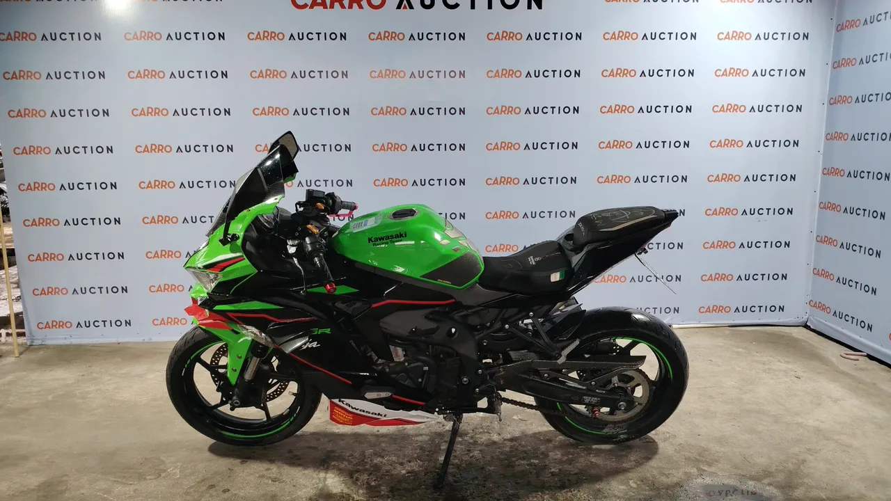 2021 Kawasaki Ninja ZX-25R – Exterior