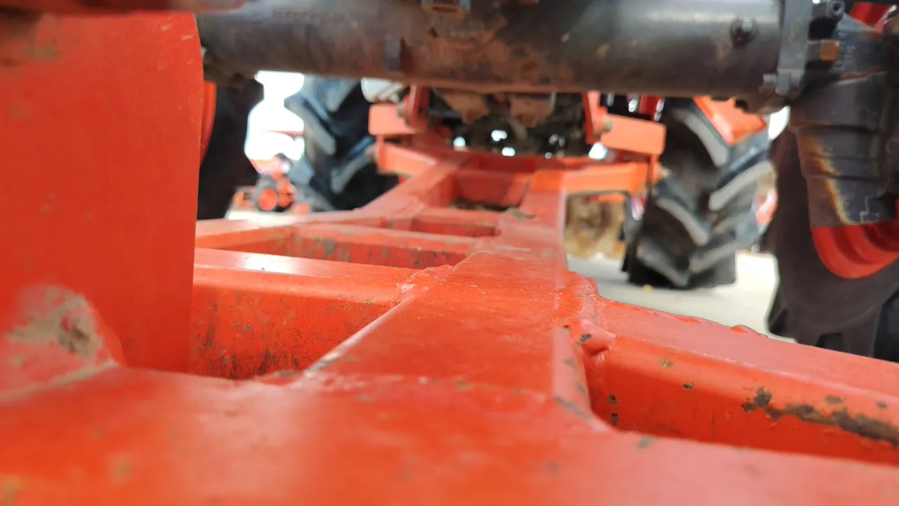 2025 Kubota L4028 – Exterior