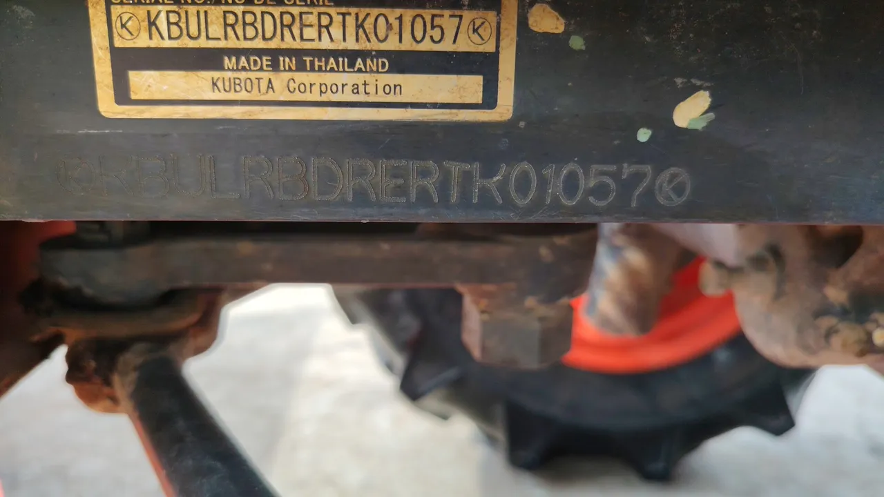 2025 Kubota L4028 – Exterior